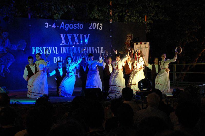 04-08-2013 Staffolo spettacolo (19).jpg